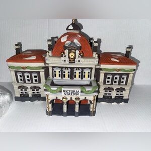 Vintage Estate Item Department 56 Victoria Station 1989, Retired #5574-3 Awesome